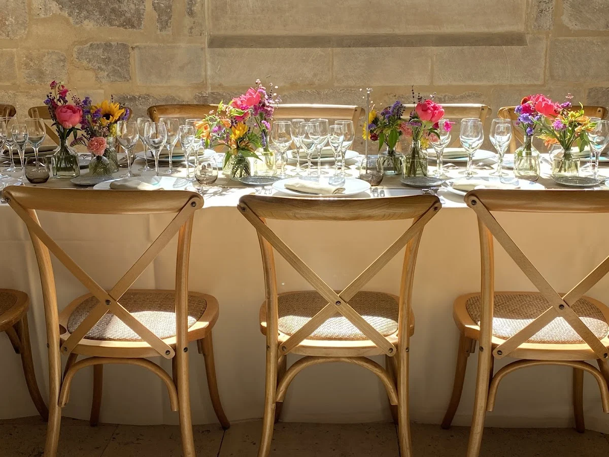 A main nue Fleuriste événementiel éco-responsable - Paris - Fleurs françaises
