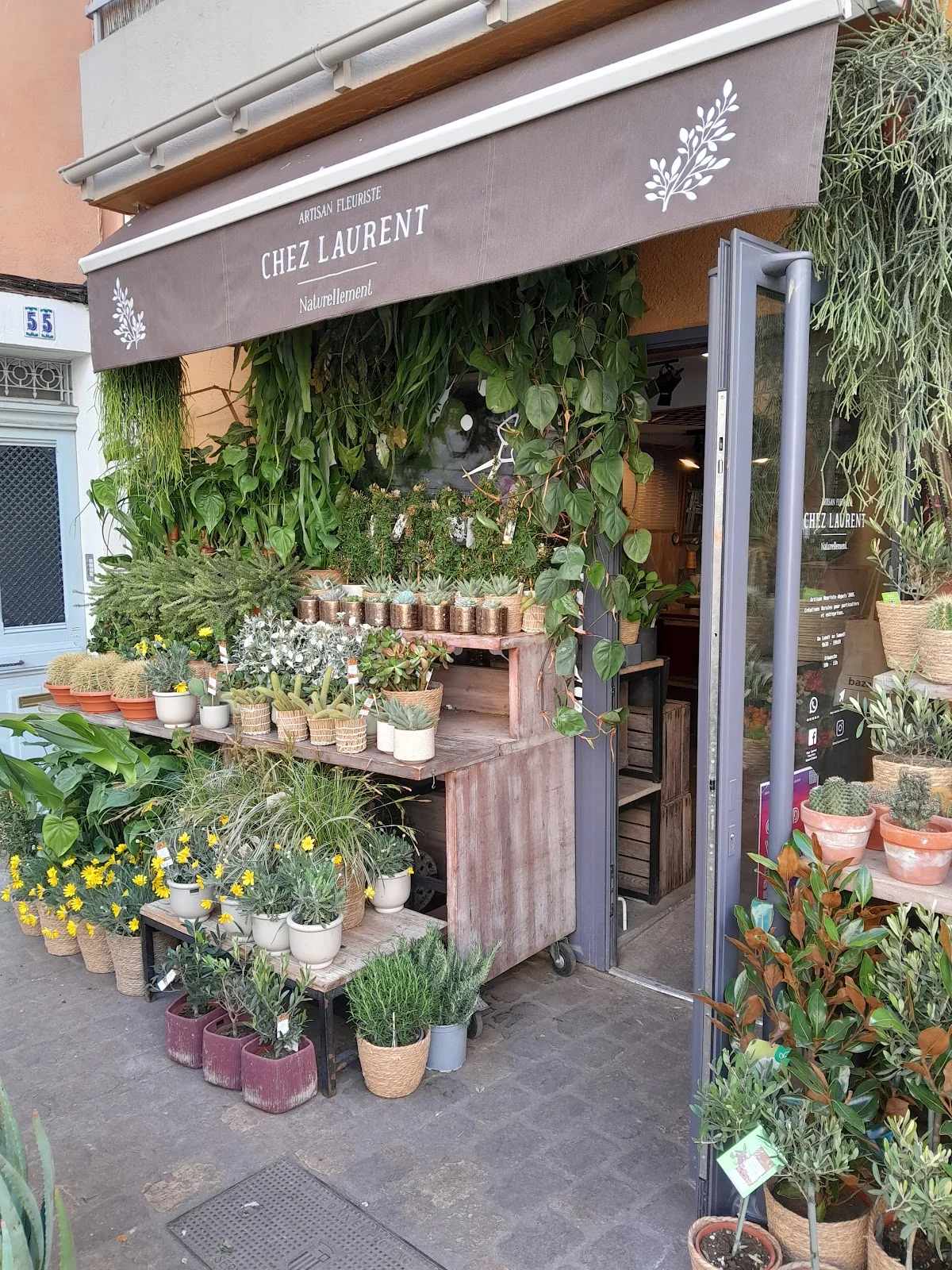 CHEZ LAURENT, FLEURISTE NATURELLEMENT