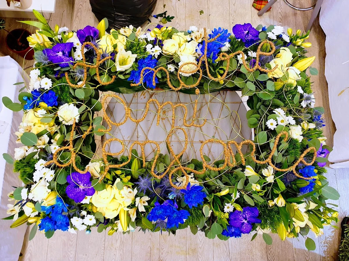 Des Fleurs, Des Parfums Rosnie Rayapin Floral Design - 3