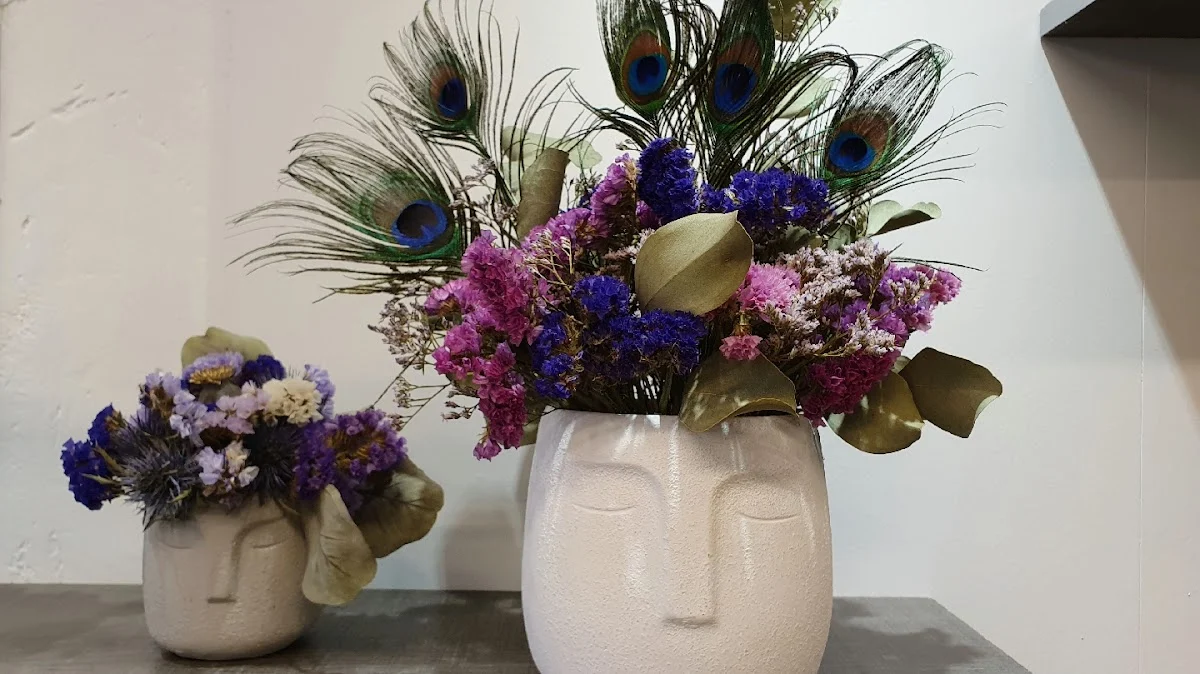 Des Fleurs, Des Parfums Rosnie Rayapin Floral Design - 4