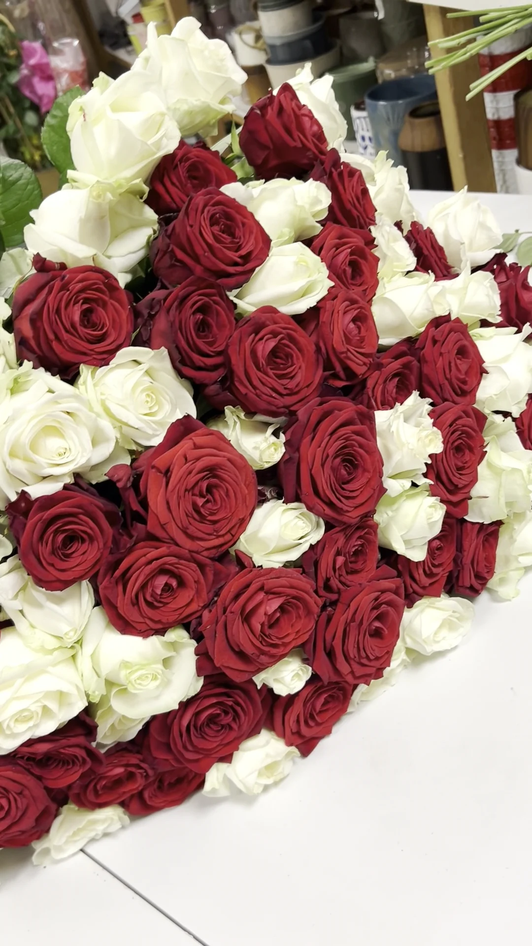 Fleuriste Laval 1 - Avenue des Fleurs Les Bozées - 3