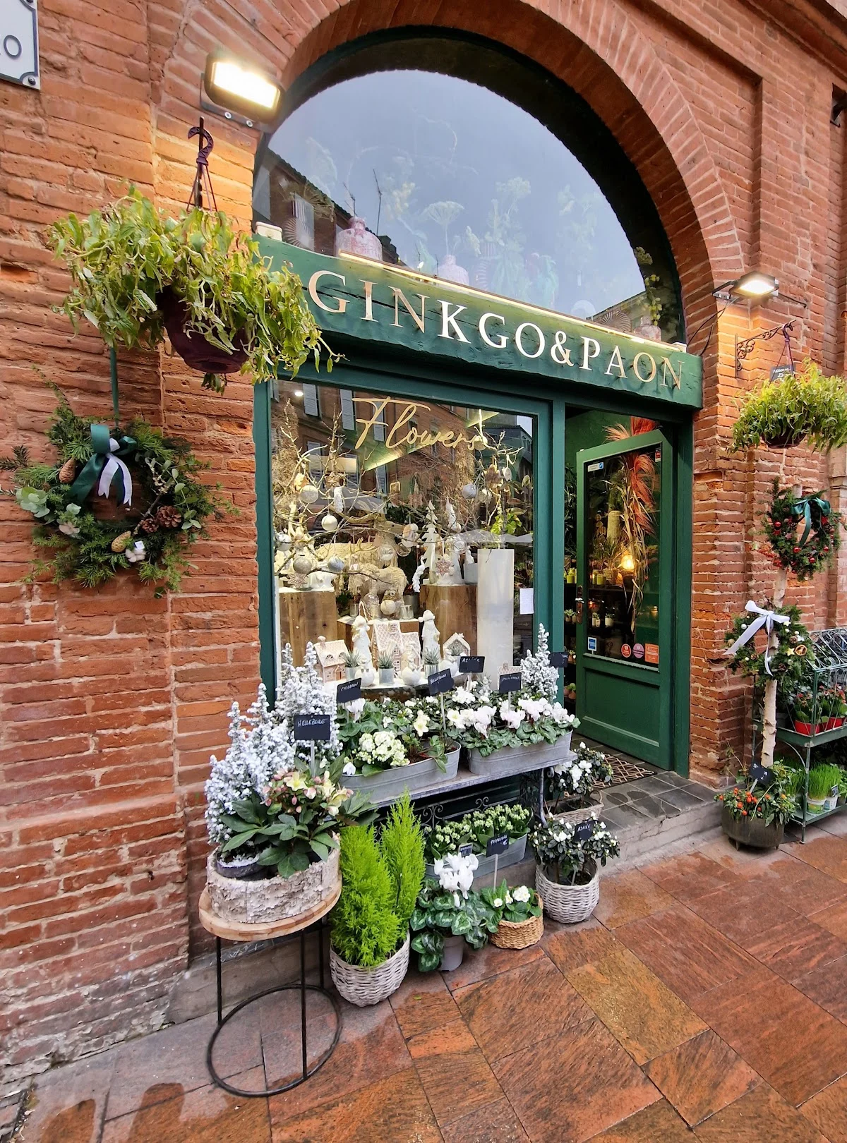 Ginkgo & Paon Flowers