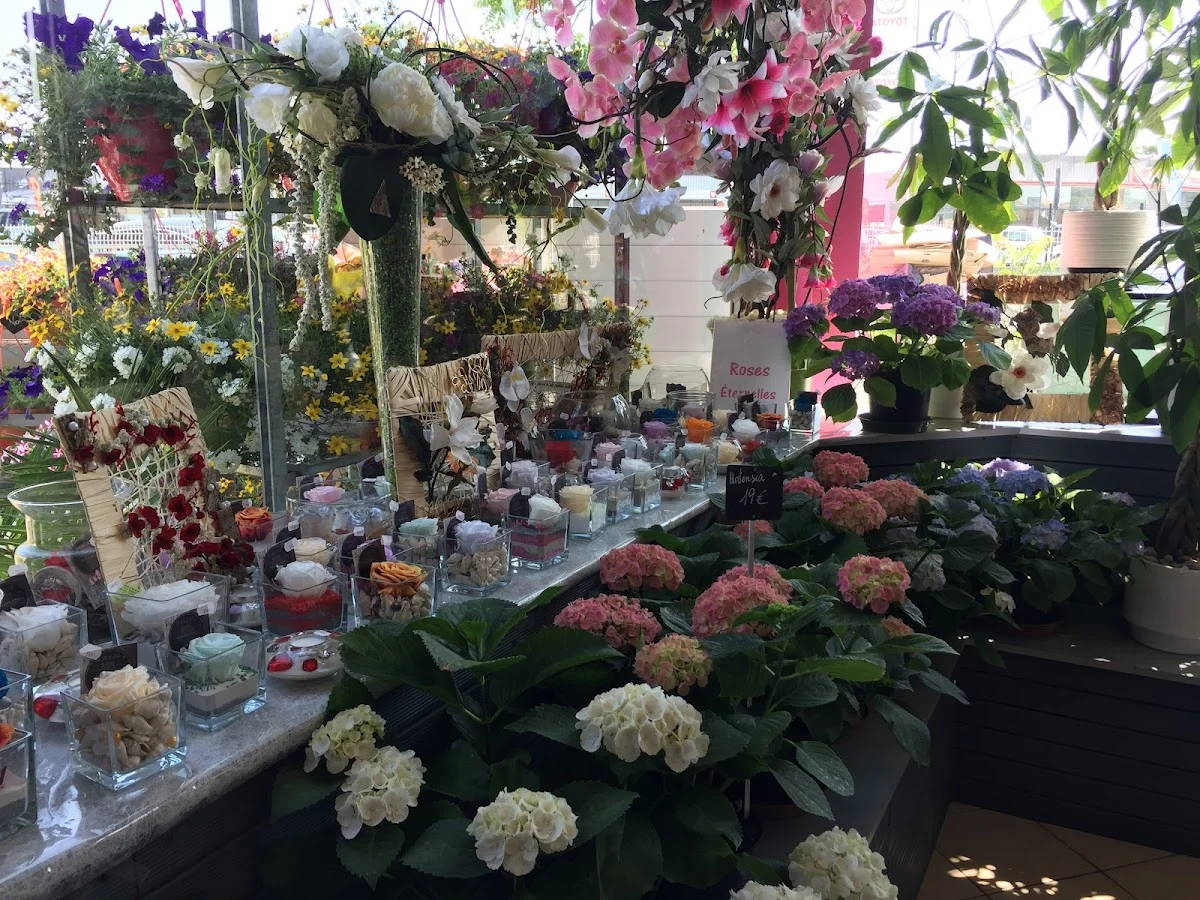 LA HALLE AUX FLEURS NIMES - 3