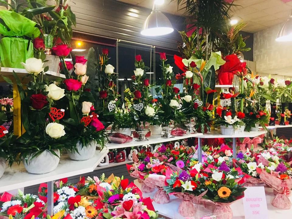 LA HALLE AUX FLEURS NIMES - 4