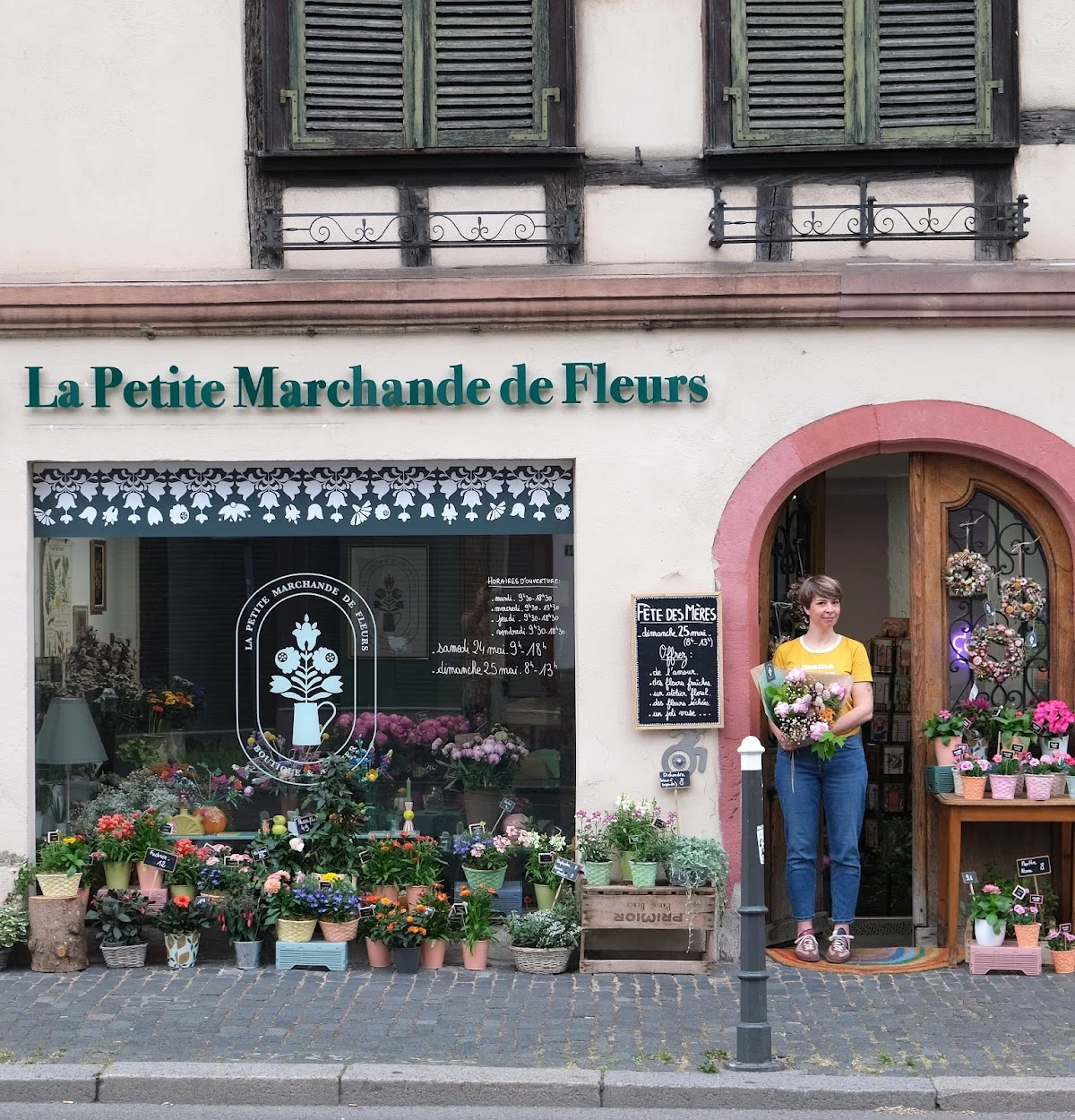 La Petite Marchande de Fleurs