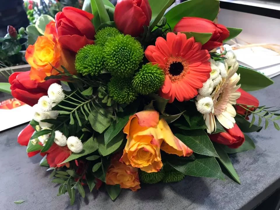 LE FLEURISTE DU VILLAGE - 2
