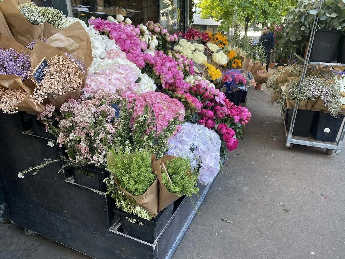 Le Marché aux Fleurs by Stéphane Bellot | Fleuriste Paris - 2
