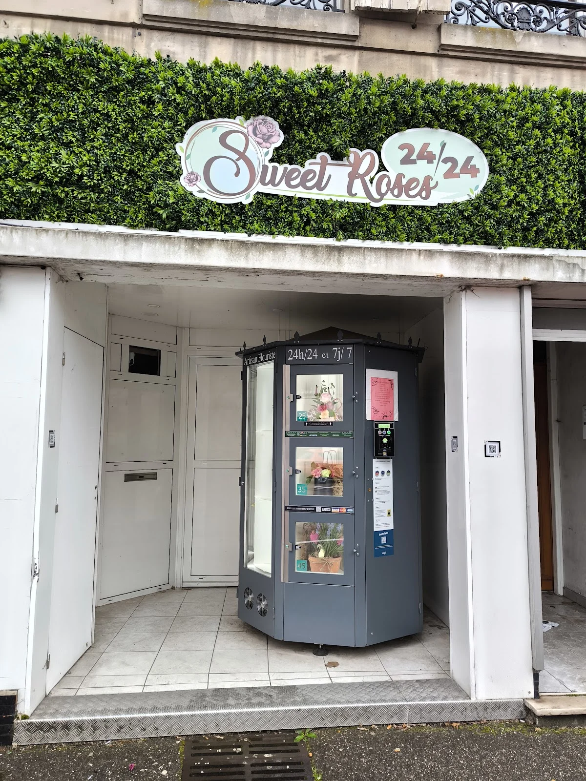 Sweet roses 24/24 distributeur
