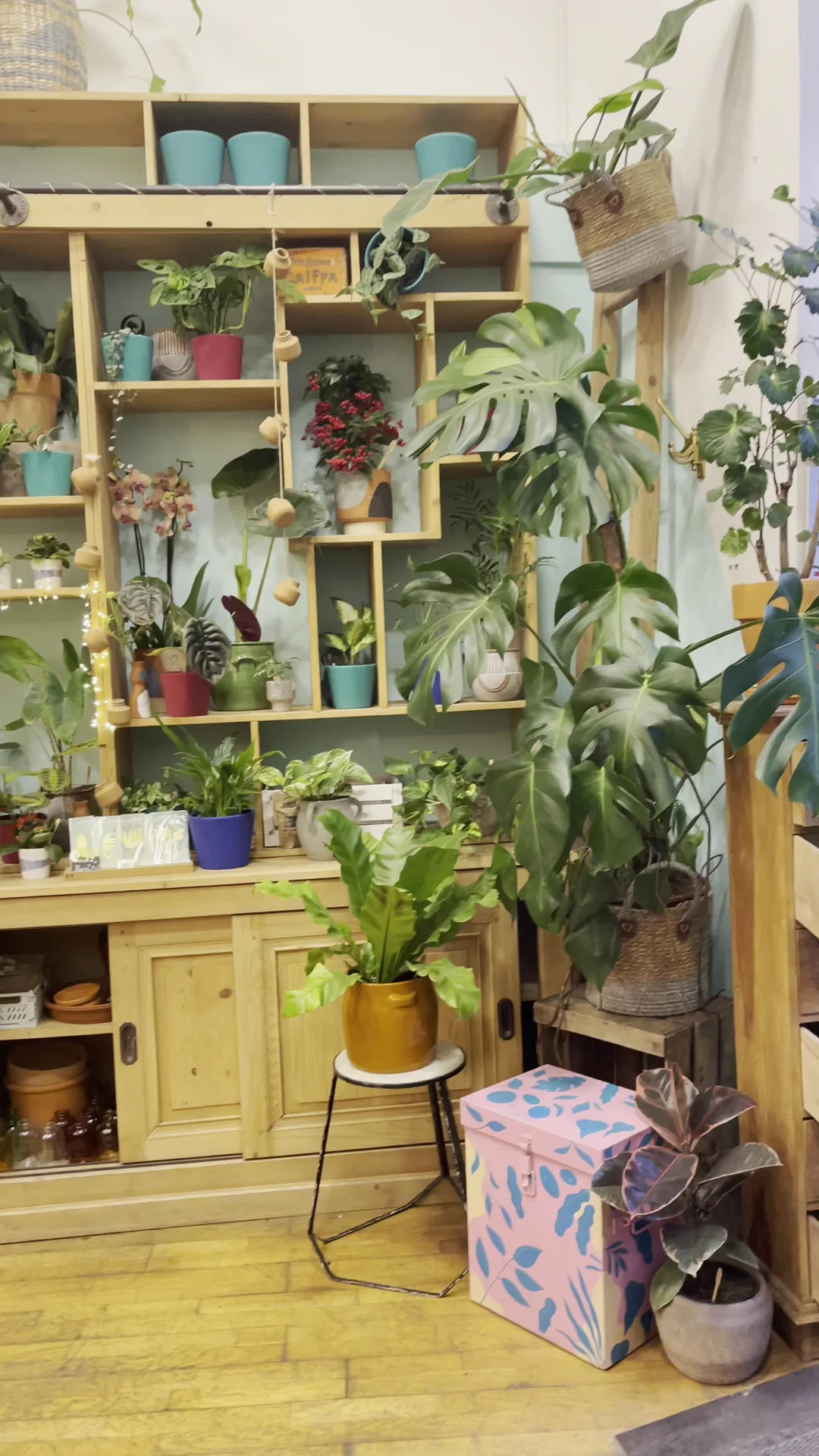 Un Brin De Folie, fleuriste de saison et café - 3